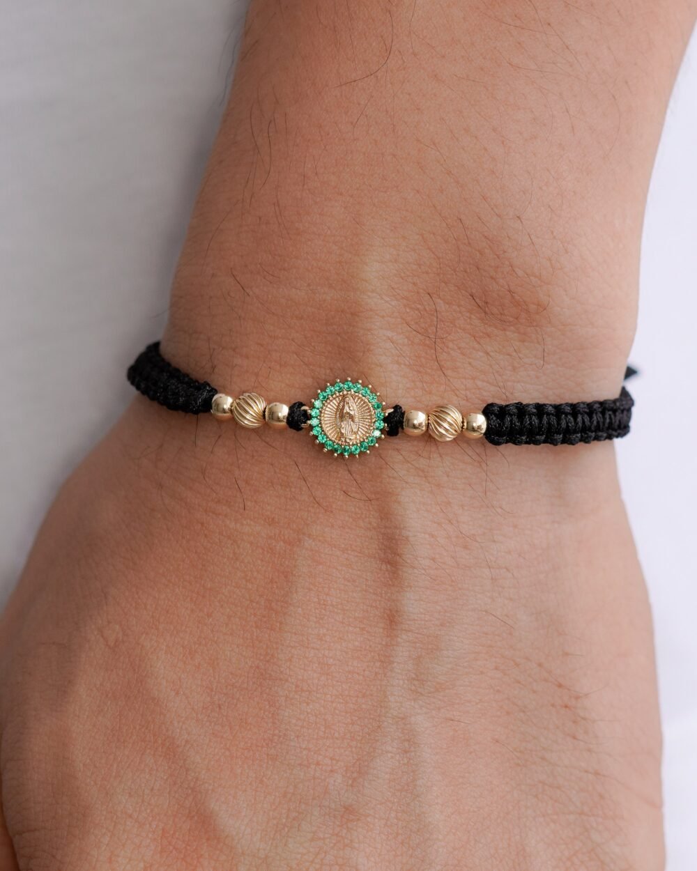 BRAZALETE VIRGEN GUADALUPE VERDE ESM HILO NEGRO